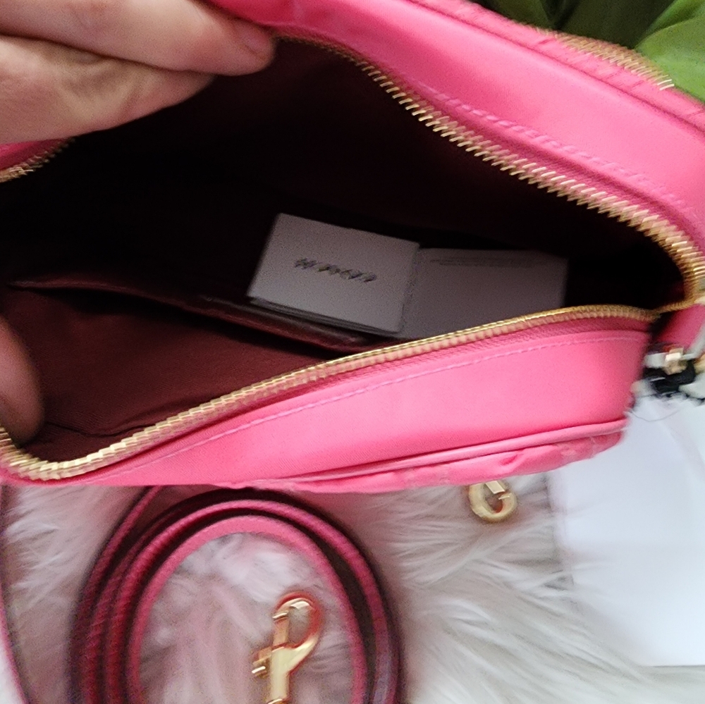Coach Court Crossbody With RuchingCOLOR:Gold/Confetti Pink new - Picture 5 of 7